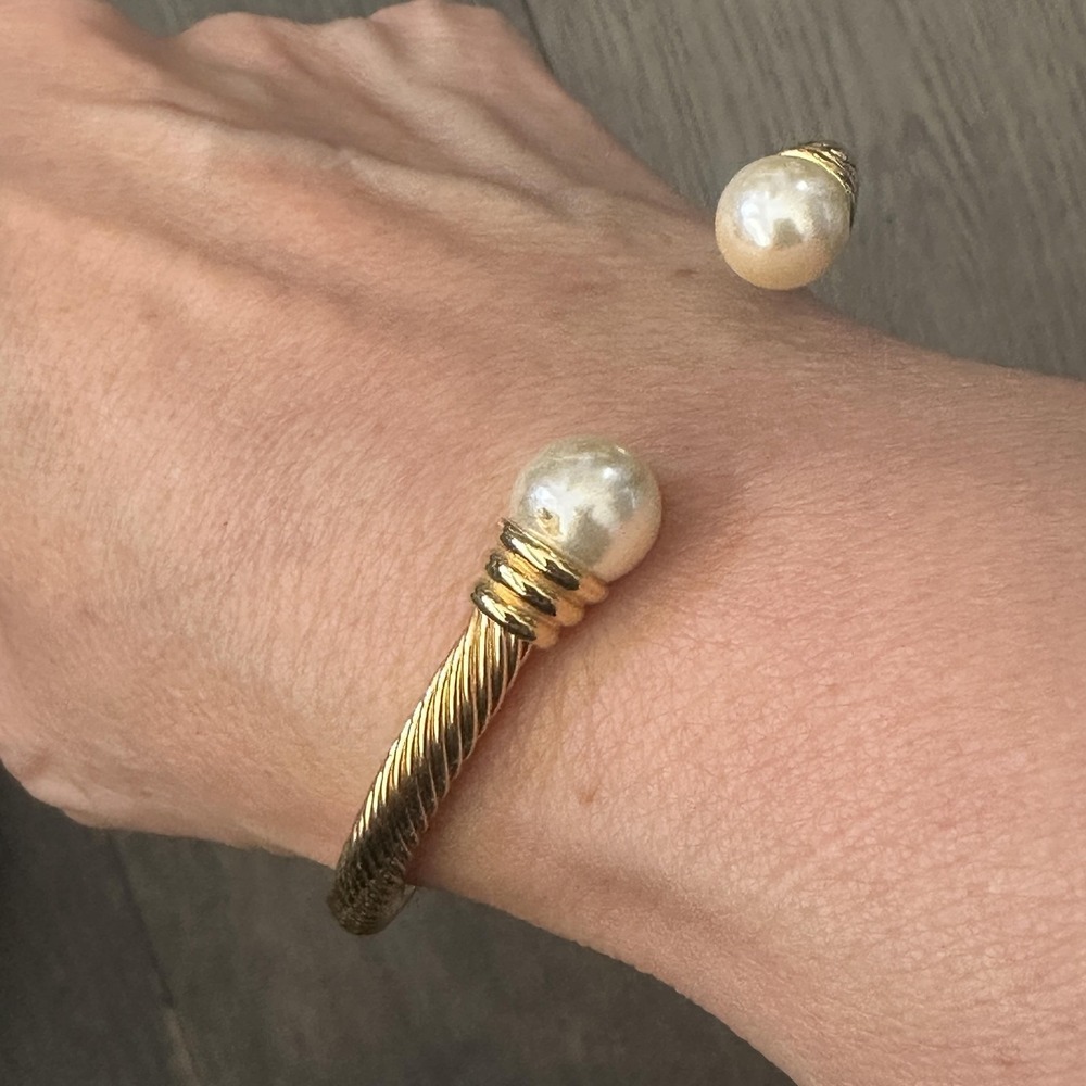 Gold Tone Imitation Pearl Cuff Bracelet‎ Womens 8 Inch Twisted Cable Statement